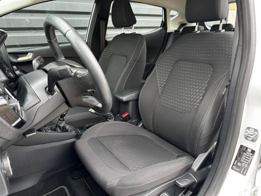 Ford Fiesta 1.0 Titanium | STUUR, STOEL EN VOORRUITVERWARMING| NAVIGATIE + APPLE CARPLAY/ANDROID AUTO| PARKEE... ActivLease financial lease
