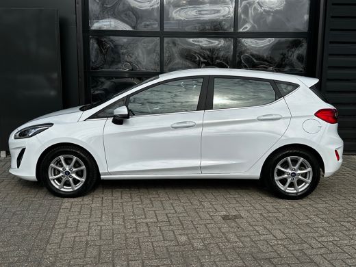 Ford Fiesta 1.0 Titanium | STUUR, STOEL EN VOORRUITVERWARMING| NAVIGATIE + APPLE CARPLAY/ANDROID AUTO| PARKEE... ActivLease financial lease
