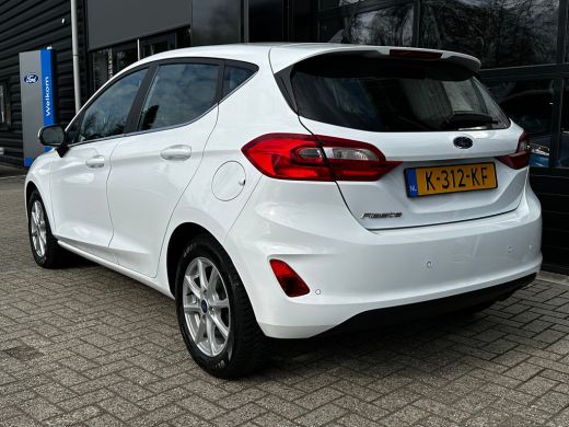 Ford Fiesta 1.0 Titanium | STUUR, STOEL EN VOORRUITVERWARMING| NAVIGATIE + APPLE CARPLAY/ANDROID AUTO| PARKEE... ActivLease financial lease