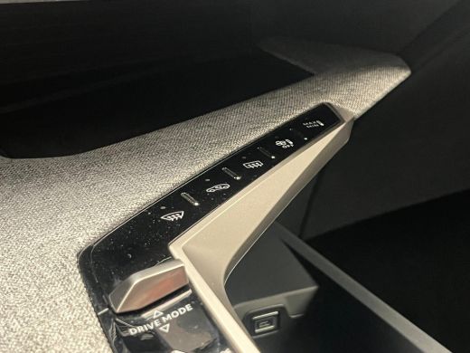 Peugeot 5008 1.2 HYBRID 145PK 7-ZITS ALLURE AUTOMAAT Camera | Stoelverwaming | Cruise | Leder/Stof (AGR) | LED... ActivLease financial lease