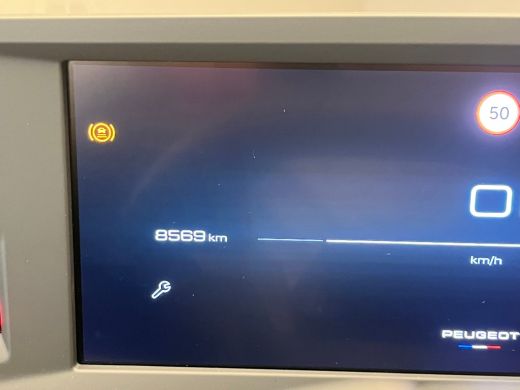 Peugeot 5008 1.2 HYBRID 145PK 7-ZITS ALLURE AUTOMAAT Camera | Stoelverwaming | Cruise | Leder/Stof (AGR) | LED... ActivLease financial lease