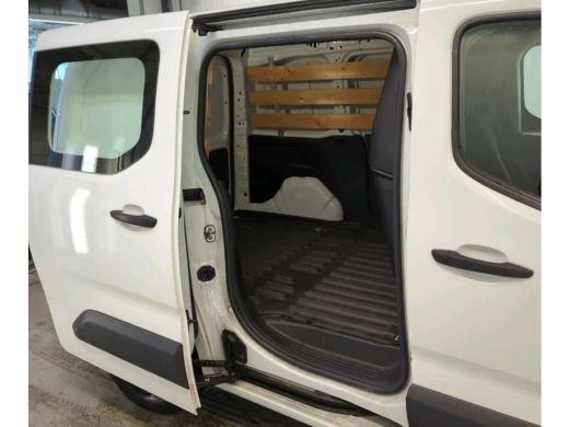 Peugeot Partner 1.2 Benzine 111PK Euro6 Premium / Airco / Navigatie / Cruise-ctr. / Schuifdeur + Raam / Radio mul... ActivLease financial lease