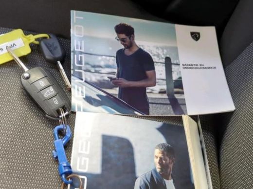 Peugeot Partner 1.2 Benzine 111PK Euro6 Premium / Airco / Navigatie / Cruise-ctr. / Schuifdeur + Raam / Radio mul... ActivLease financial lease