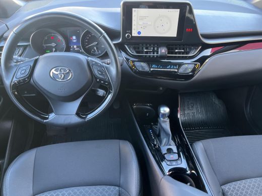 Toyota C-HR 1.8 Hybrid Executive | Stoel- + stuurverwarming | Carplay | Parkeersensoren | Dode hoek waarschuw... ActivLease financial lease