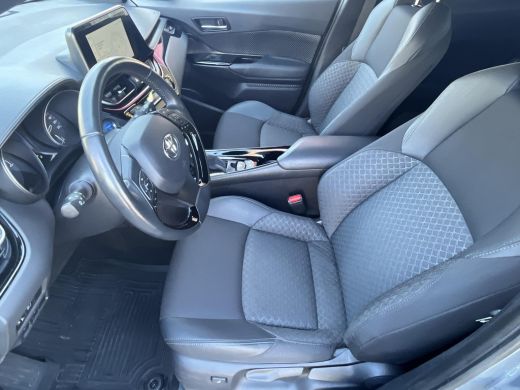 Toyota C-HR 1.8 Hybrid Executive | Stoel- + stuurverwarming | Carplay | Parkeersensoren | Dode hoek waarschuw... ActivLease financial lease