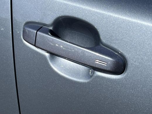 Toyota C-HR 1.8 Hybrid Executive | Stoel- + stuurverwarming | Carplay | Parkeersensoren | Dode hoek waarschuw... ActivLease financial lease