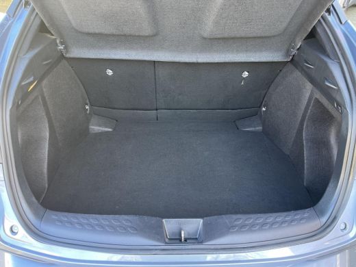 Toyota C-HR 1.8 Hybrid Executive | Stoel- + stuurverwarming | Carplay | Parkeersensoren | Dode hoek waarschuw... ActivLease financial lease