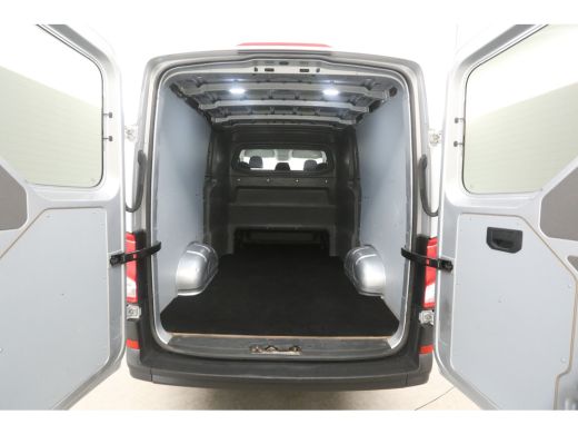 Volkswagen Crafter 2.0 TDI L3H2 | Dubbele Cabine | Airco | Cruise | 3000KG Trekgewicht ActivLease financial lease