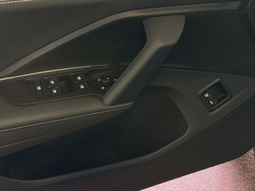 Volkswagen Tiguan 1.5 eHYBRID NW AUTO 2026 STOEL/STUUR VERW CAMERA VW.TREKHAAK TRAILER ASSIST ELEK.KLEP PHEV PLUG I... ActivLease financial lease