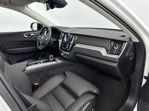 Volvo  XC60 T6 Recharge Ultra Dark | 20" Allseason | Trekhaak | Harman Kardon | Panoramadak | Head-up | Full ... ActivLease financial lease