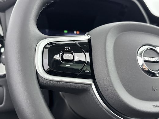 Volvo  XC60 T6 Recharge Ultra Dark | 20" Allseason | Trekhaak | Harman Kardon | Panoramadak | Head-up | Full ... ActivLease financial lease