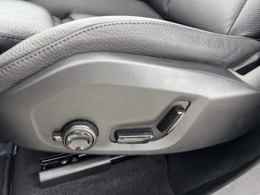 Volvo  XC60 T6 Recharge Ultra Dark | 20" Allseason | Trekhaak | Harman Kardon | Panoramadak | Head-up | Full ... ActivLease financial lease