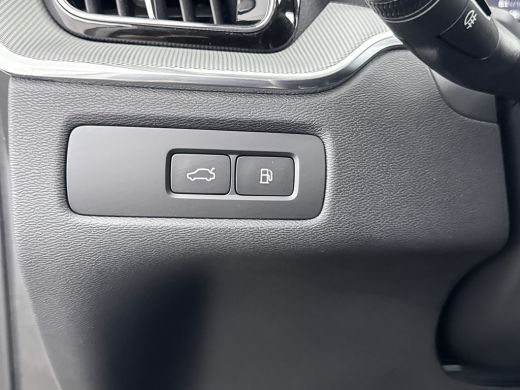 Volvo  XC60 T6 Recharge Ultra Dark | 20" Allseason | Trekhaak | Harman Kardon | Panoramadak | Head-up | Full ... ActivLease financial lease