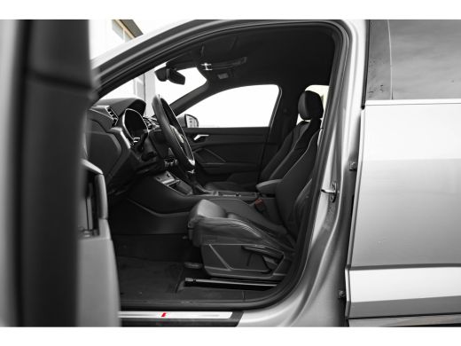 Audi Q3 45 TFSI e S Edition 245PK | Camera achter | Stoelverw. voor | Comfort sleutel | Matrix LED Koplampen ActivLease financial lease
