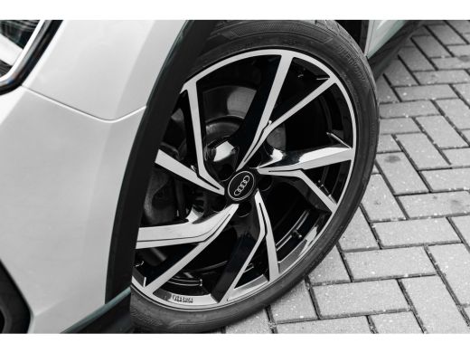 Audi Q3 45 TFSI e S Edition 245PK | Camera achter | Stoelverw. voor | Comfort sleutel | Matrix LED Koplampen ActivLease financial lease