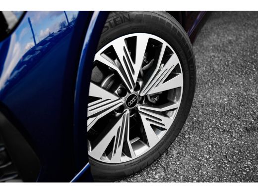 Audi Q4 e-tron 45 quattro Advanced edition 82 kWh | Achteruitrijcamera | ACC | Stoelverwarming | ActivLease financial lease