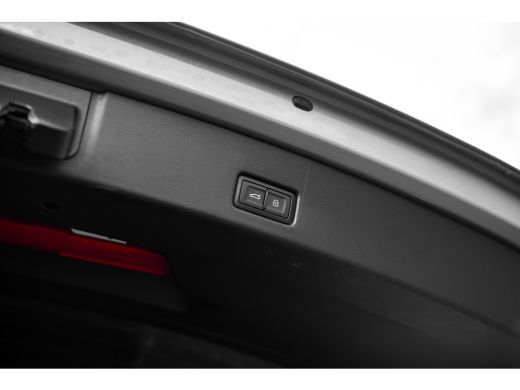 Audi Q4 Sportback e-tron 45 S Edition 82 kWh | Panoramadak | Trekhaak | HUD | 21" | Assistentiepakket Advanced | ActivLease financial lease