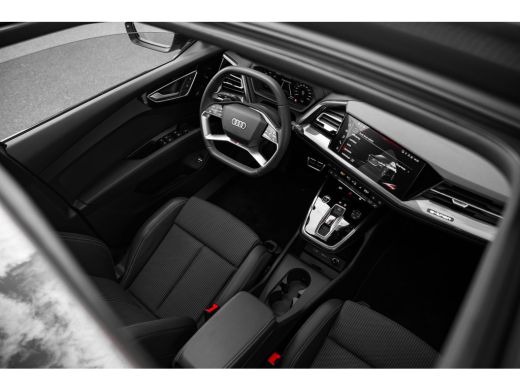 Audi Q4 Sportback e-tron 45 S Edition 82 kWh | Panoramadak | Trekhaak | HUD | 21" | Assistentiepakket Advanced | ActivLease financial lease