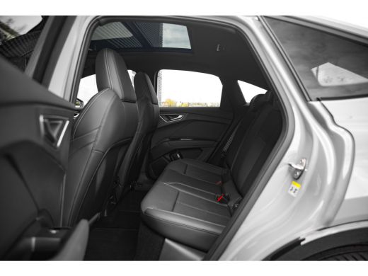 Audi Q4 Sportback e-tron 45 S Edition 82 kWh | Panoramadak | Trekhaak | HUD | 21" | Assistentiepakket Advanced | ActivLease financial lease