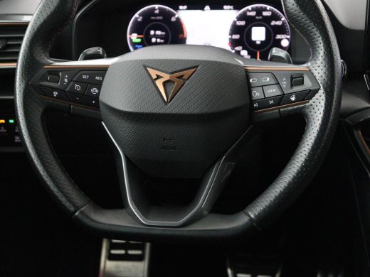CUPRA Leon 1.4 eHybrid | SOH 90% | Carplay | Stoelverwarming | Adaptive cruise | Memory | Camera | Sfeerverl... ActivLease financial lease