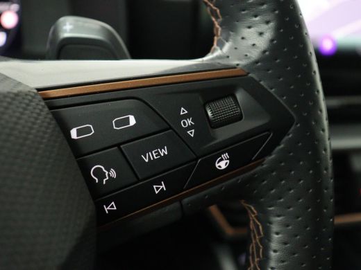 CUPRA Leon 1.4 eHybrid | SOH 90% | Carplay | Stoelverwarming | Adaptive cruise | Memory | Camera | Sfeerverl... ActivLease financial lease