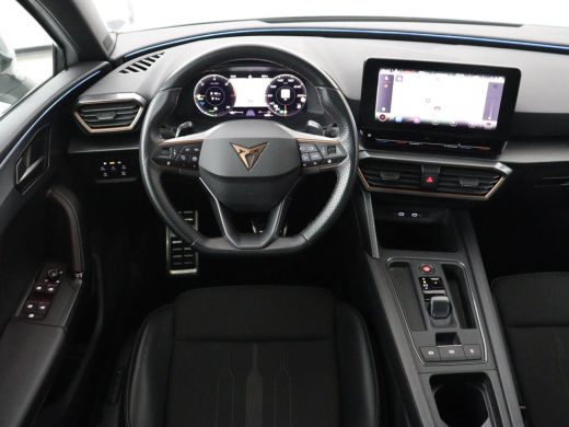 CUPRA Leon 1.4 eHybrid | SOH 90% | Carplay | Stoelverwarming | Adaptive cruise | Memory | Camera | Sfeerverl... ActivLease financial lease