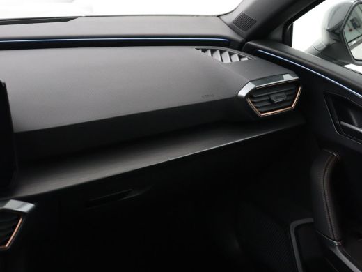 CUPRA Leon 1.4 eHybrid | SOH 90% | Carplay | Stoelverwarming | Adaptive cruise | Memory | Camera | Sfeerverl... ActivLease financial lease