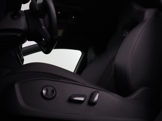 CUPRA Leon 1.4 eHybrid | SOH 90% | Carplay | Stoelverwarming | Adaptive cruise | Memory | Camera | Sfeerverl... ActivLease financial lease