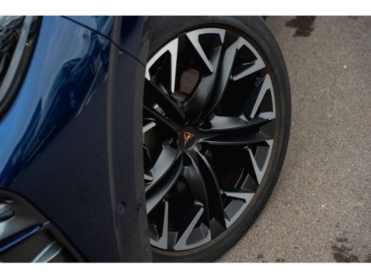 CUPRA Terramar 1.5 TSI e-Hybrid 272pk VZ Performance | Garantie t/m 2030 | Panoramadak | Trekhaak | 360 Camera |... ActivLease financial lease