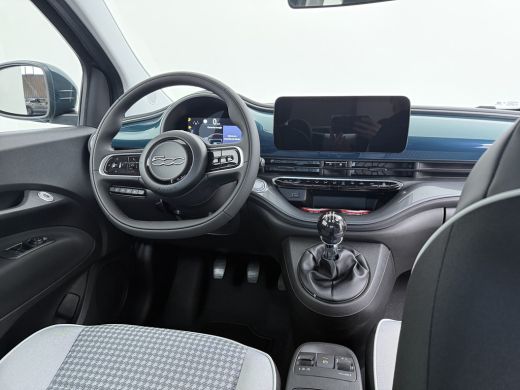 Fiat 500 Torino, (2026) | 10,25" touchscreen radio met Bluetooth, DAB & USB | Apple Carplay&reg; / Android Aut... ActivLease financial lease