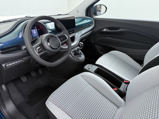 Fiat 500 Torino, (2026) | 10,25" touchscreen radio met Bluetooth, DAB & USB | Apple Carplay&reg; / Android Aut... ActivLease financial lease