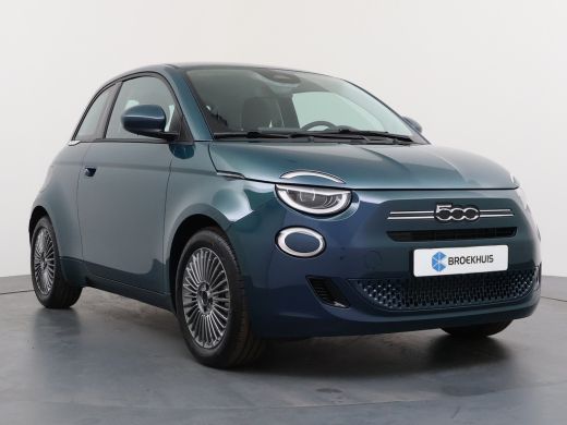 Fiat 500 Torino, (2026) | 10,25" touchscreen radio met Bluetooth, DAB & USB | Apple Carplay&reg; / Android Aut... ActivLease financial lease