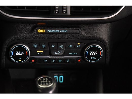 Ford Focus Hybrid Titanium *1ste Eigenaar*Navigatie*Stoelverwarming*Camera* ActivLease financial lease