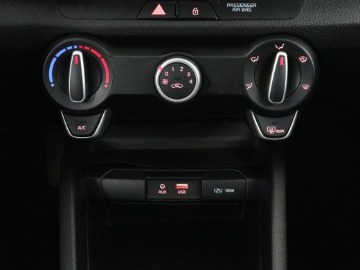 Kia Stonic 1.2 MPi ComfortPlusLine Navigator | Trekhaak | Carplay | Camera | Navigatie | Cruise control | Ai... ActivLease financial lease