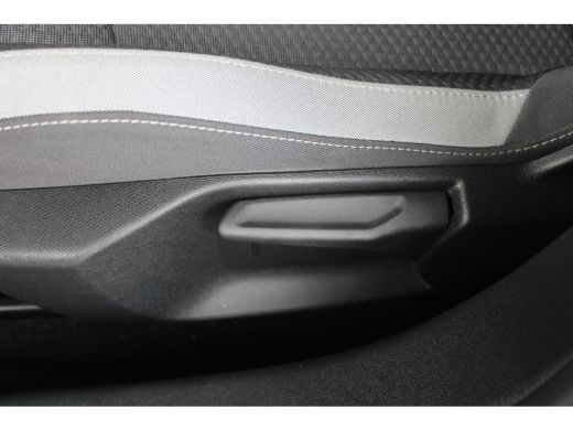 Opel Astra 1.2 Level 2 | Navigatie | Apple carplay | Parkeersensoren voor en achter | Climate control | ActivLease financial lease