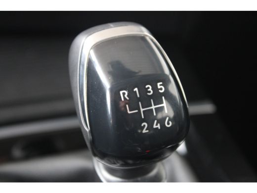 Opel Astra 1.2 Level 2 | Navigatie | Apple carplay | Parkeersensoren voor en achter | Climate control | ActivLease financial lease