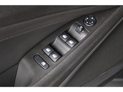 Opel Crossland 1.2 Turbo Elegance 110PK | Achterbank in delen neerklapbaar | Achteruitrijcamera | Afwijkende dak... ActivLease financial lease