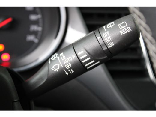 Opel Crossland 1.2 Turbo Elegance 110PK | Achterbank in delen neerklapbaar | Achteruitrijcamera | Afwijkende dak... ActivLease financial lease