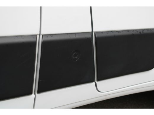 Opel Movano 2.2D 180pk S&S L2H2 3.5t | Automaat | Camera | 3-Zits | Parkeersensoren rondom | Winter & zomerse... ActivLease financial lease