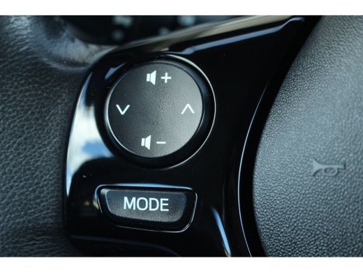 Peugeot 108 1.0 e-VTi Allure | Camera | Limiter | Carplay | Climate | DAB | LMV 15" | Camera | Limiter | Carp... ActivLease financial lease