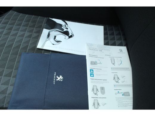 Peugeot 108 1.0 e-VTi Allure | Camera | Limiter | Carplay | Climate | DAB | LMV 15" | Camera | Limiter | Carp... ActivLease financial lease