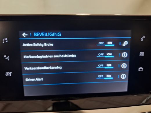 Peugeot 2008 1.2 PureTech Active Pack | Achteruitrijcamera | Airco (automatisch) | Apple Carplay/Android Auto|... ActivLease financial lease