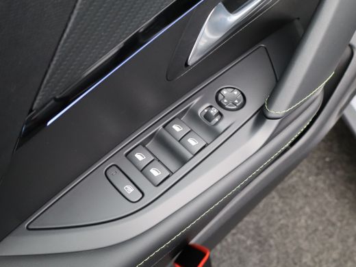 Peugeot 208 1.2 Hybrid 145 e-DCS6 GT | Camera voor | Climate | Adaptive Cruise Control ActivLease financial lease