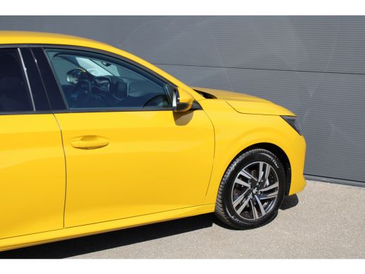 Peugeot 208 1.2 PureTech Allure Pack | Navi by app | Camera | 3D Instrumentenpaneel | All season | 1e Eigenaa... ActivLease financial lease