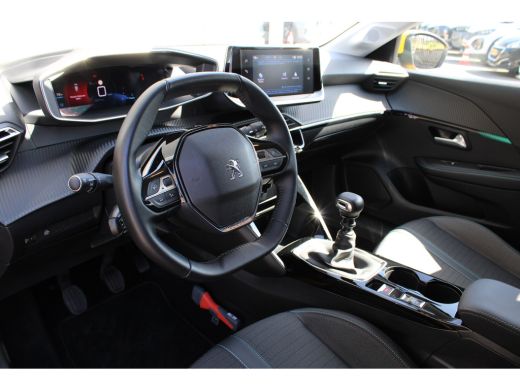 Peugeot 208 1.2 PureTech Allure Pack | Navi by app | Camera | 3D Instrumentenpaneel | All season | 1e Eigenaa... ActivLease financial lease