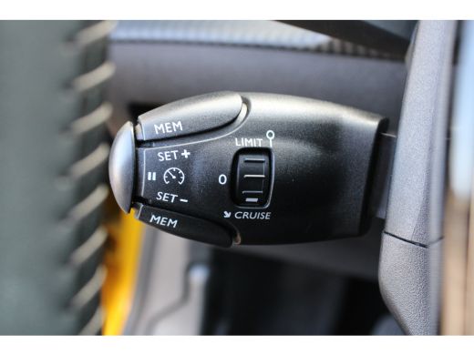 Peugeot 208 1.2 PureTech Allure Pack | Navi by app | Camera | 3D Instrumentenpaneel | All season | 1e Eigenaa... ActivLease financial lease