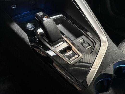 Peugeot 3008 Hybrid 225 Allure Sport 225Pk Automaat (APPLE CARPLAY, GROOT NAVI, LEDER, 360 CAMERA, SPORTSTOELE... ActivLease financial lease