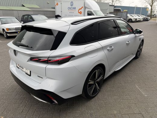 Peugeot 308 SW 180pk Plug-in Hybrid GT (Elektrisch Schuifdak - Elektrische Klep - Leder/Alcantara incl Stoelv... ActivLease financial lease