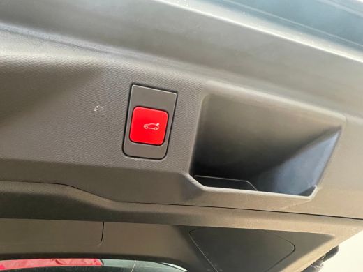 Peugeot 5008 1.2 HYBRID 145PK 7-ZITS GT AUTOMAAT Adaptieve Cruise! | 19LMV | 7Pers! | Keyless | Camera | Leder... ActivLease financial lease