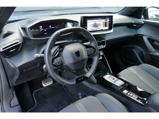 Peugeot e-2008 EV 156PK 56KWH GT AUTOMAAT / NAVI / CLIMA / CAMERA V+A / 17"LMV / KEYLESS / 8 JAAR GARANTIE / FUL... ActivLease financial lease